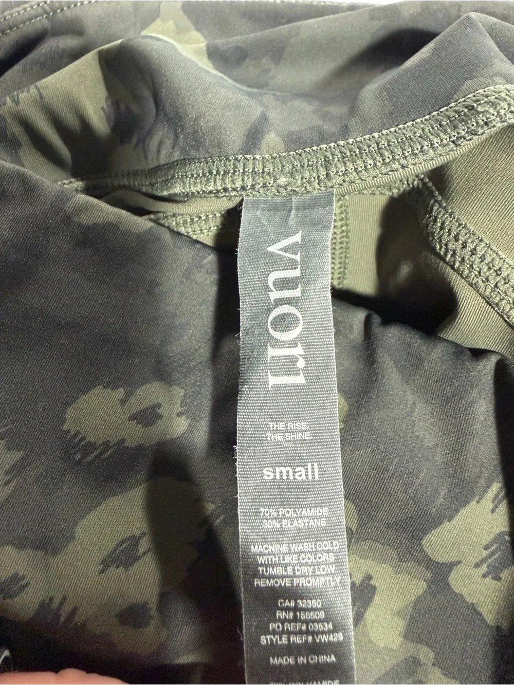 Vuori Stride Leggings Small Green Camo High Rise 7/8 Running Yoga Side Pocket - Picture 14 of 14